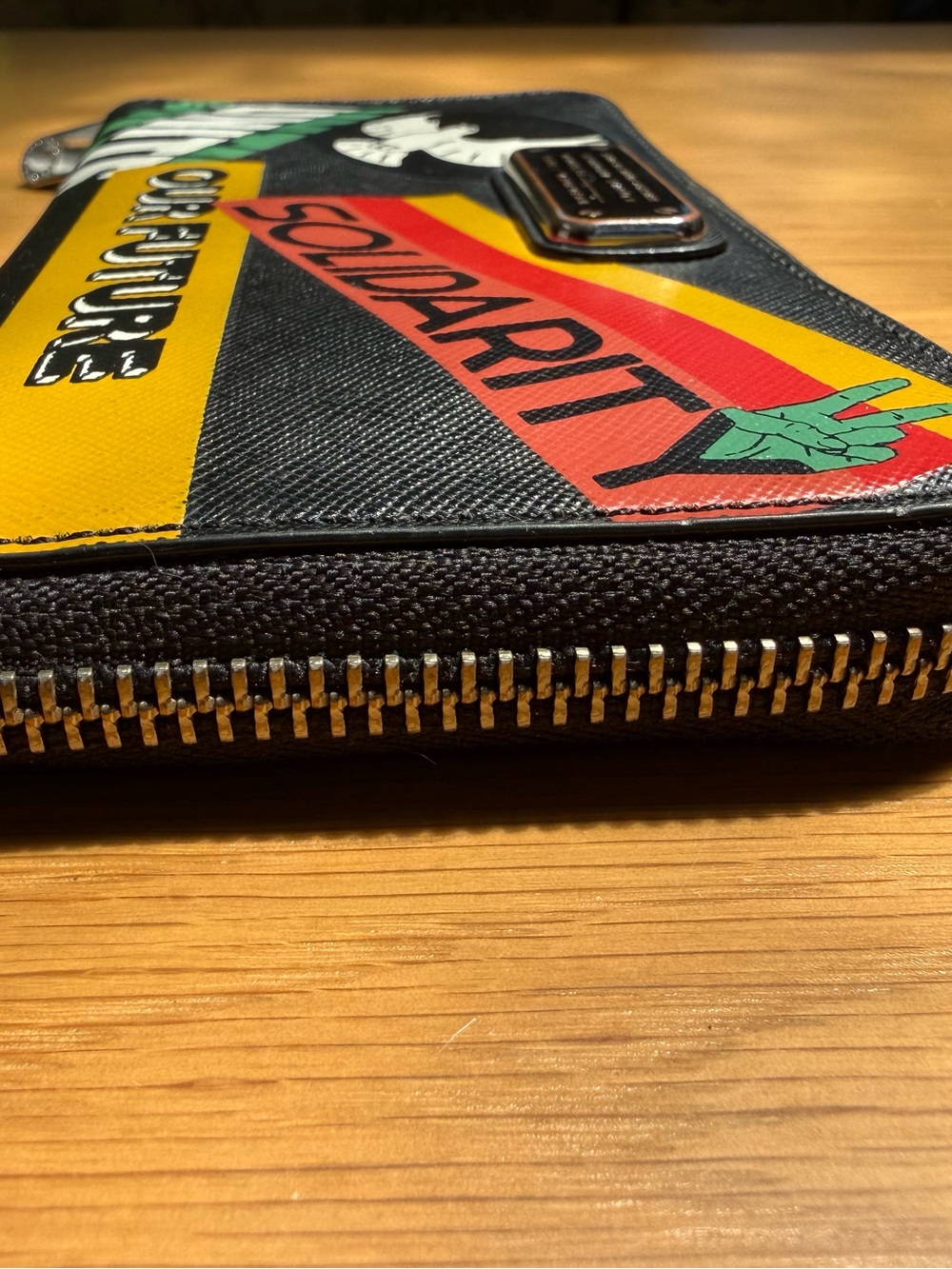 Rare find! Marc Jacobs Black 'Unite Our Future' Zip Continental Wallet - Picture 14 of 15